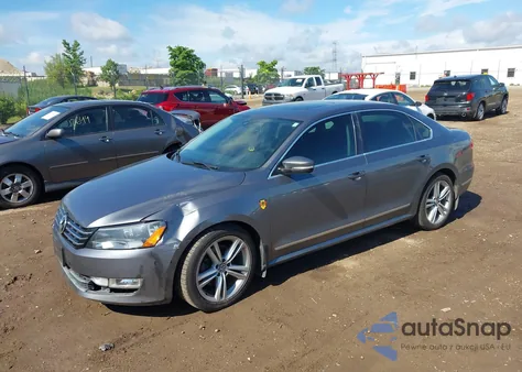 2015 Volkswagen Passat 2.0L Tdi Sel Premium z USA, uszkodzony, nr VIN 1VWCV7A31FC086648
